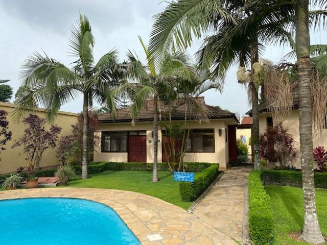 Ahadi Lodge Arusha Buitenkant foto