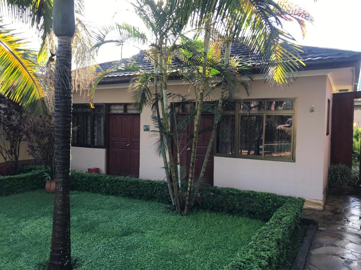 Ahadi Lodge Arusha Buitenkant foto
