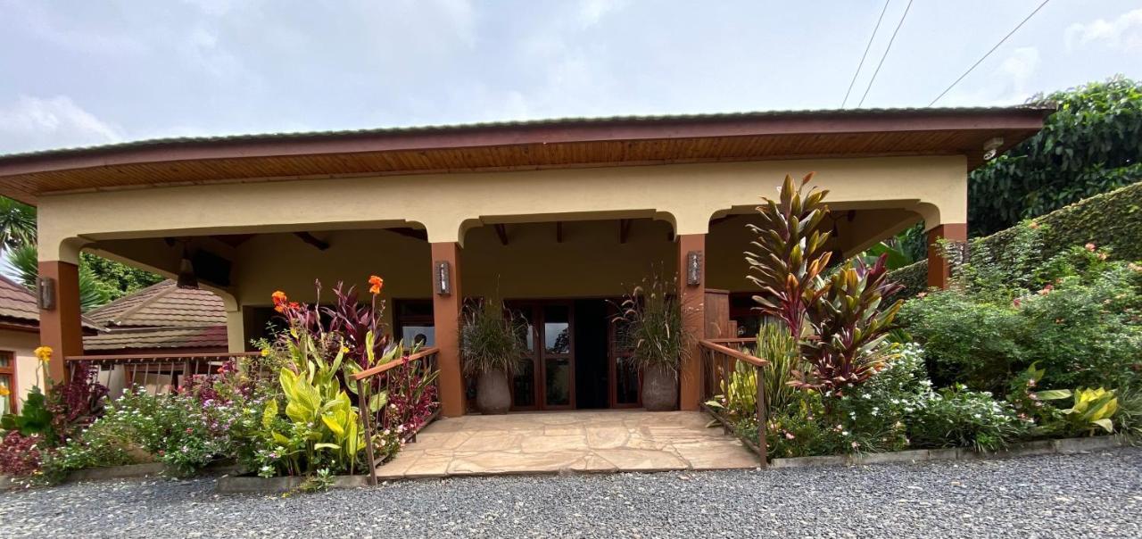 Ahadi Lodge Arusha Buitenkant foto
